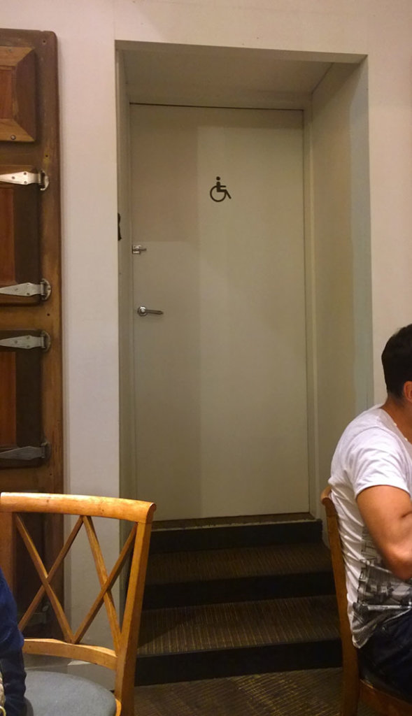 I peggiori fail degli architetti, erano sicuramente ubriachi quando hanno fatto i disegni Quotes   