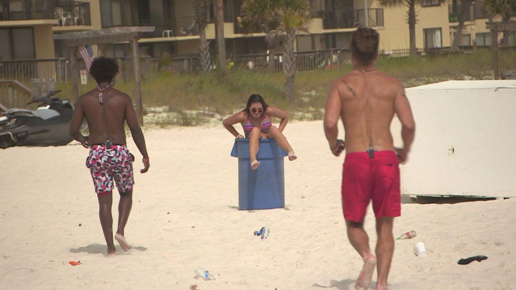 Queste foto imbarazzanti in spiaggia che sono stati catturati al momento giusto Quotes   