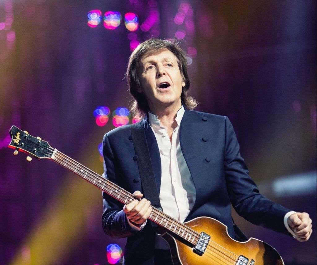 Quanto guadagnano veramente i cantanti più famosi? Quotes